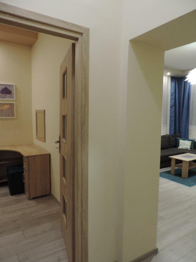 Apartament Blue Кросно Экстерьер фото